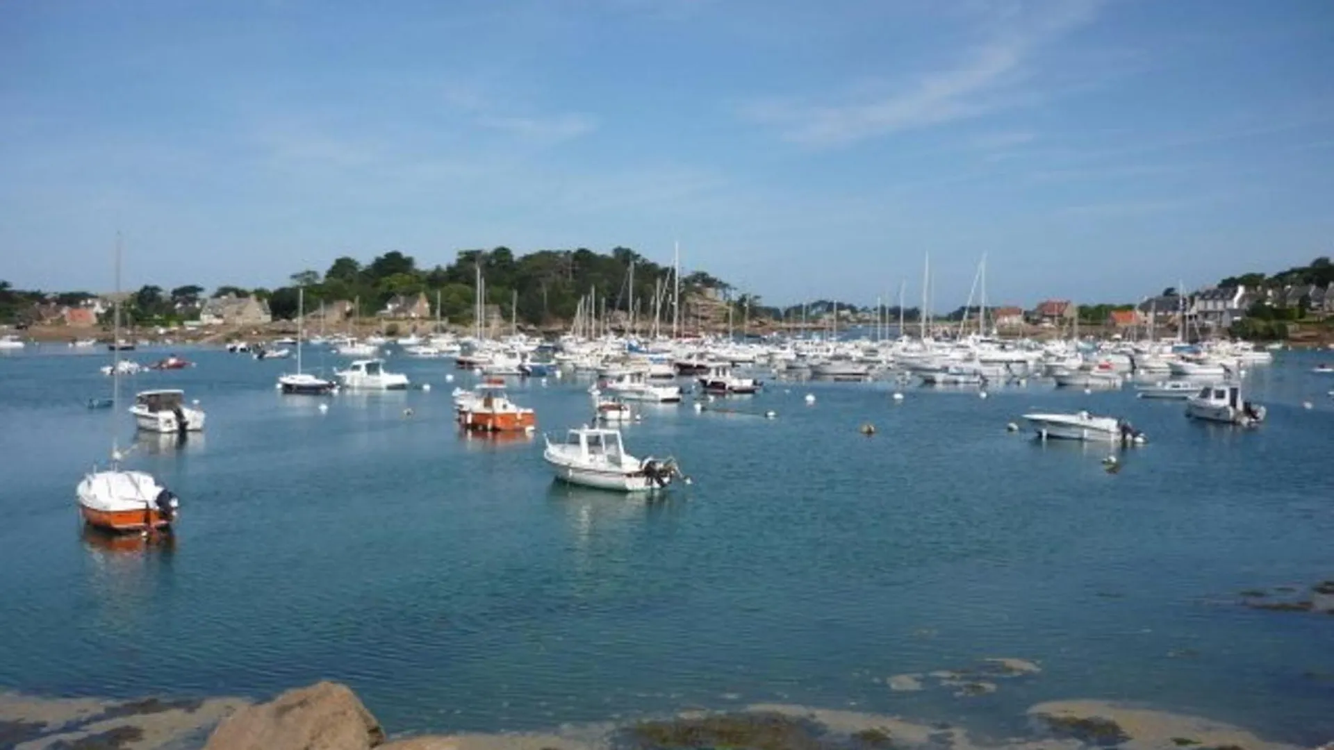 Holiday home Maison Calme Avec Jardin Et Wifi, Proche Plages Cote De Granit Rose - Fr-1-542-64 Perros-Guirec